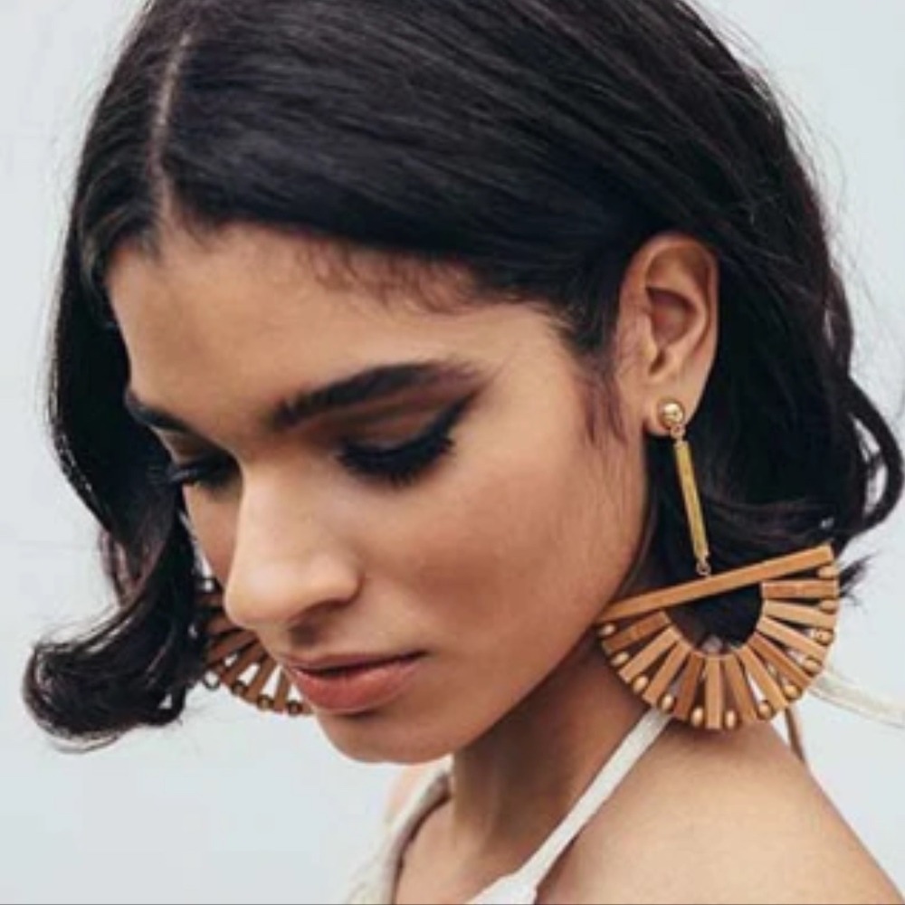 Half Moon Wooden Beaded Gold Bar Drop Earrings - Picture 5 of 8